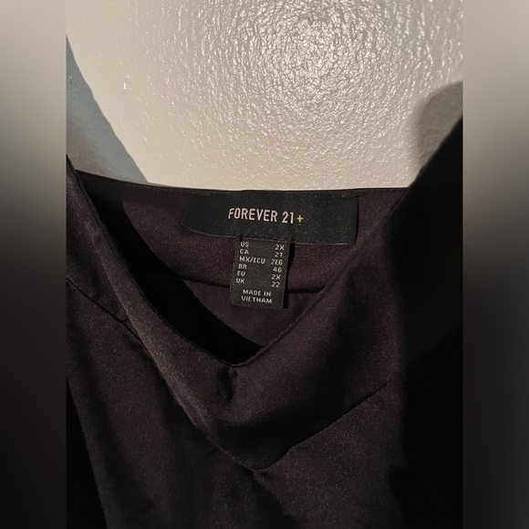 Black slip on dress - Picture 4 of 4